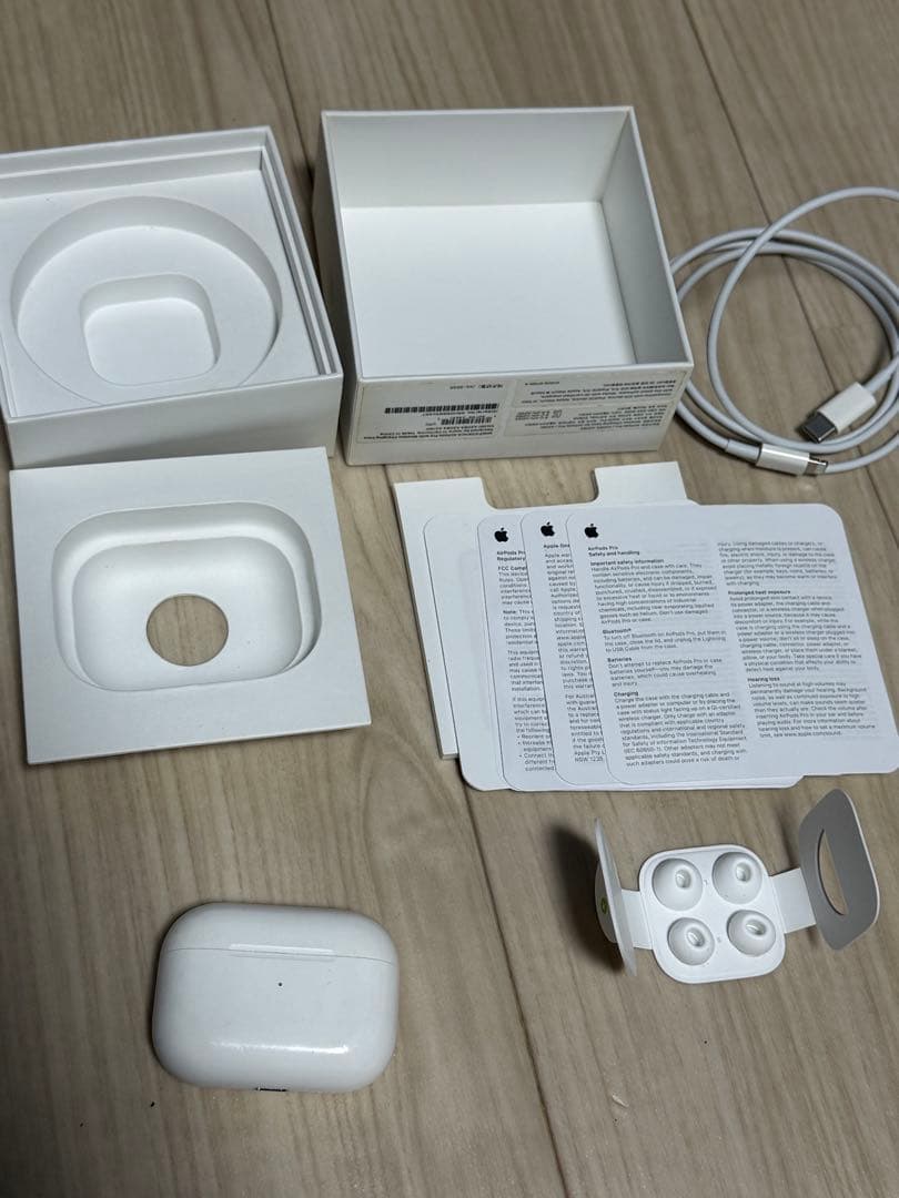 【美品】 Apple AirPodsPro 純正品 第一世代 本体 ケース付