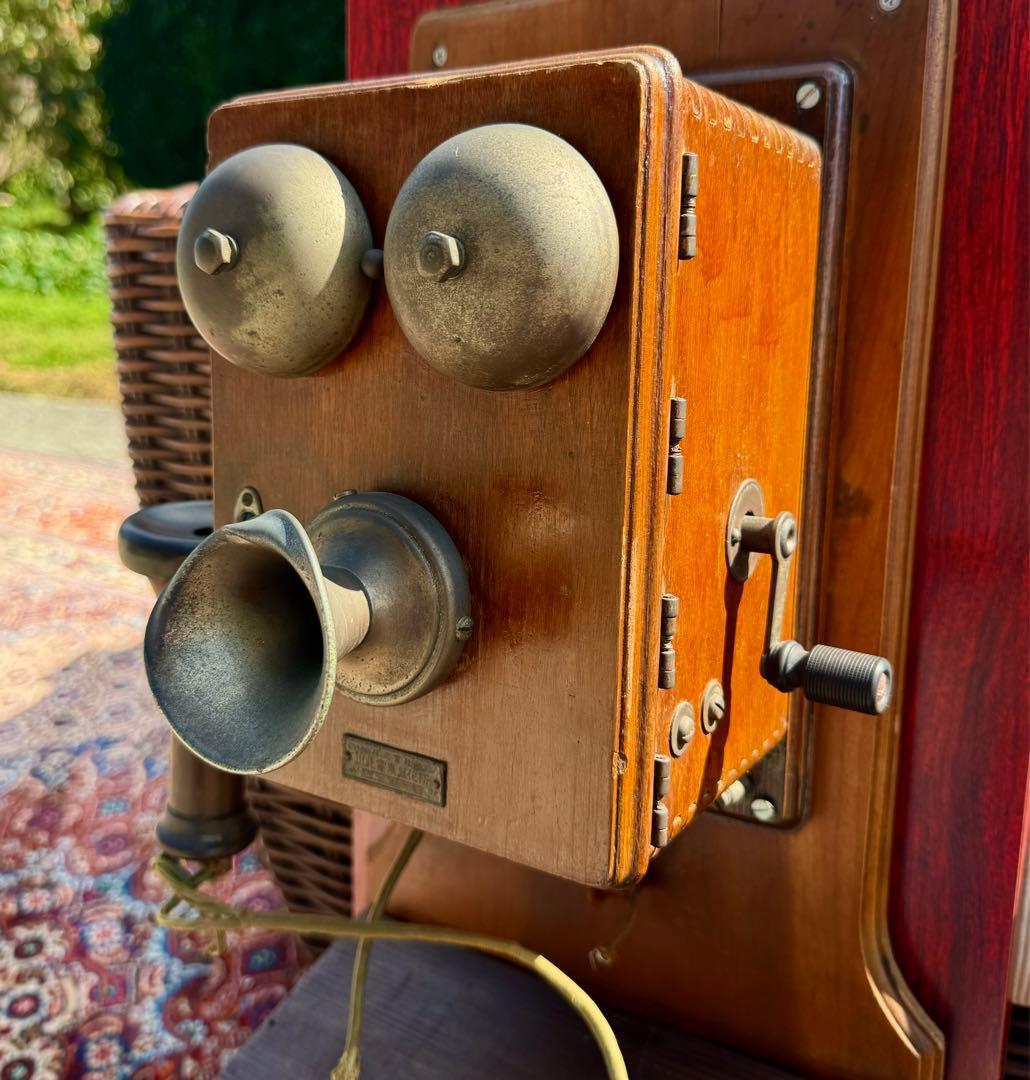 昭和4年製アンティーク電話機 レトロインテリア 木製壁掛け式