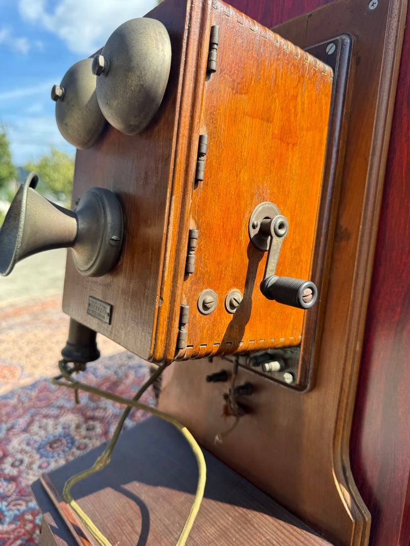 昭和4年製アンティーク電話機 レトロインテリア 木製壁掛け式