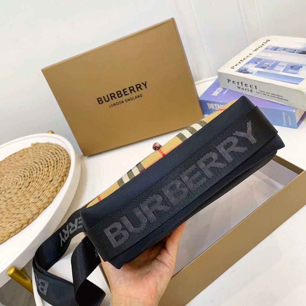 未使用保管品✨ナイロン　ショルダーバッグ　メンズ