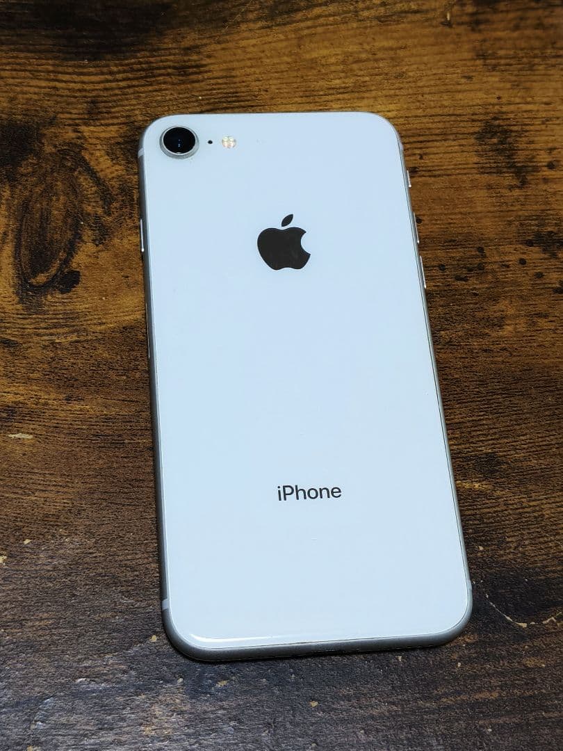 【本体のみ】iPhone8 64GB シルバー(SIMフリー)