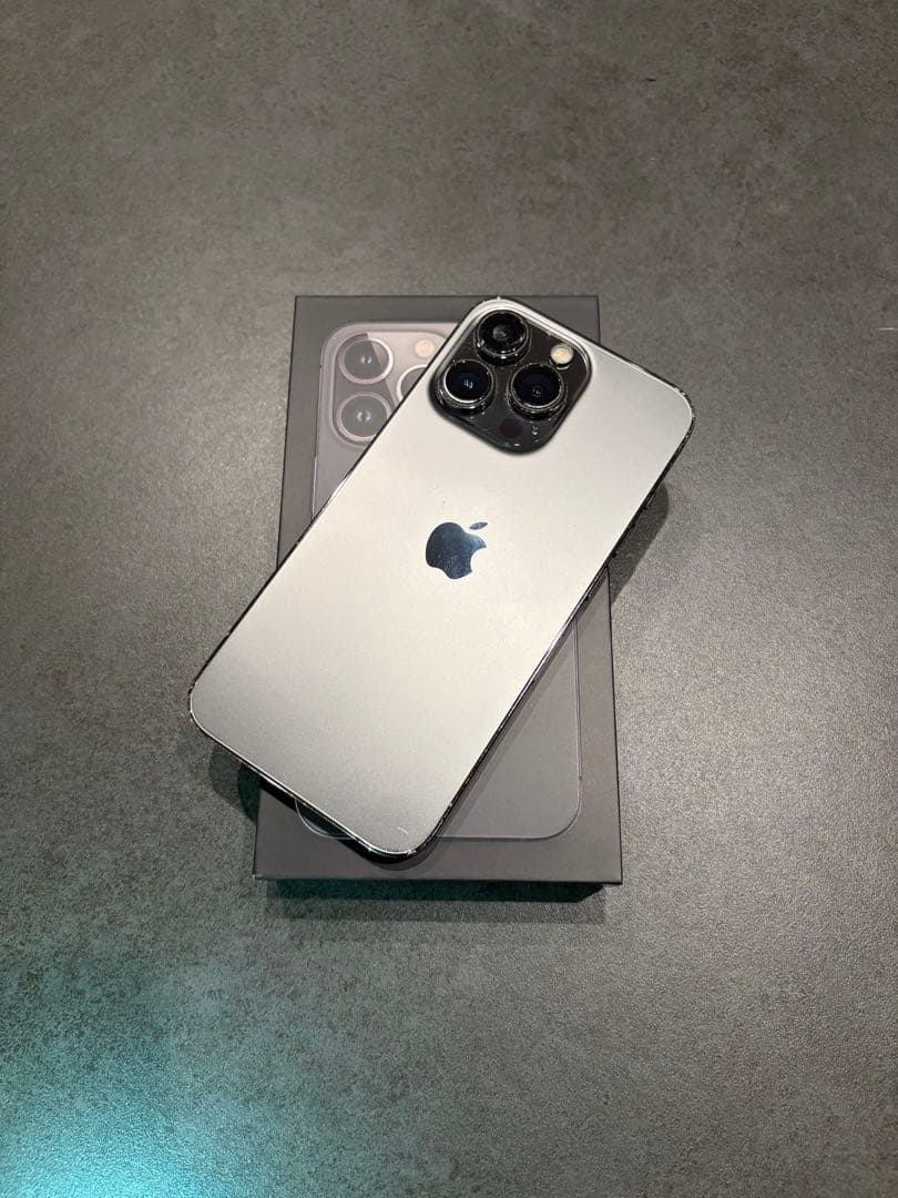 Apple iPhone 13 Pro 256GBグラファイト本体