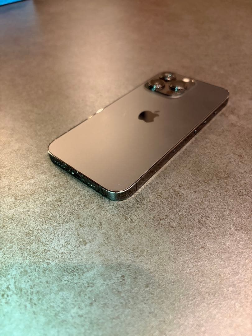 Apple iPhone 13 Pro 256GBグラファイト本体