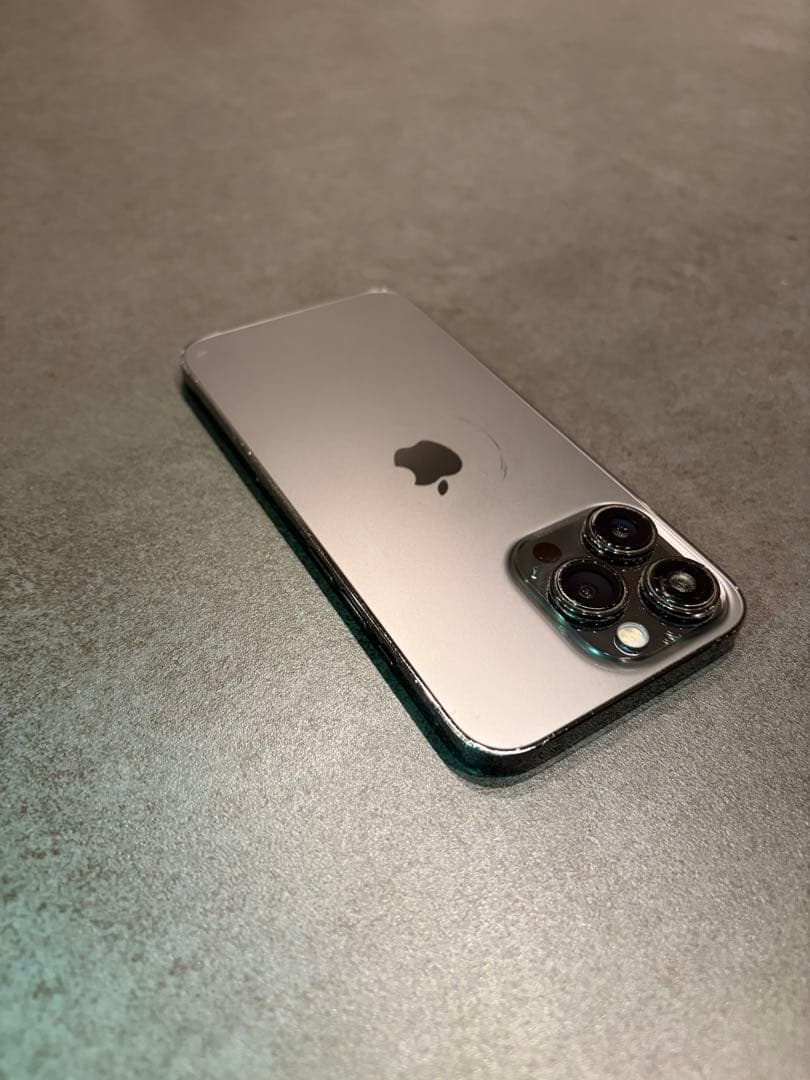 Apple iPhone 13 Pro 256GBグラファイト本体