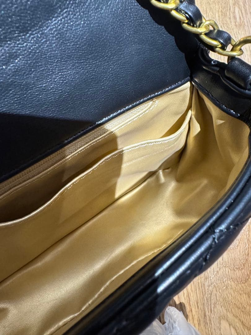 CHANEL ノベルティ ミニショルダーバッグ