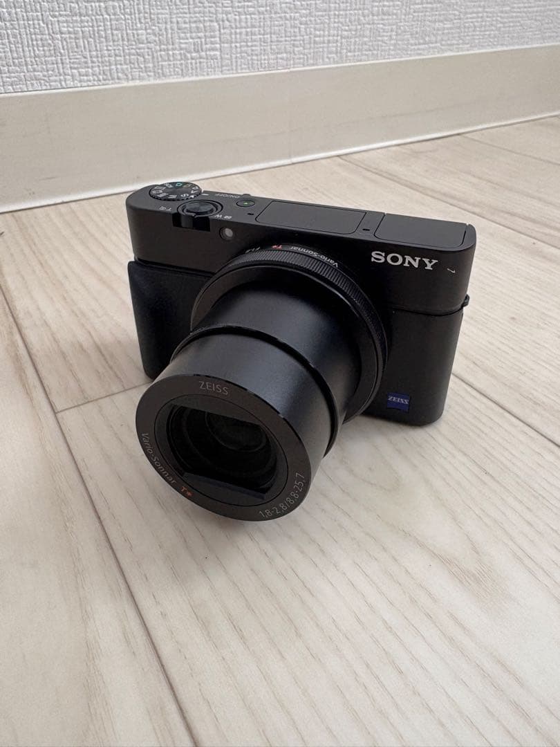 ソニー　SONY Cybershot DSC-RX100M3