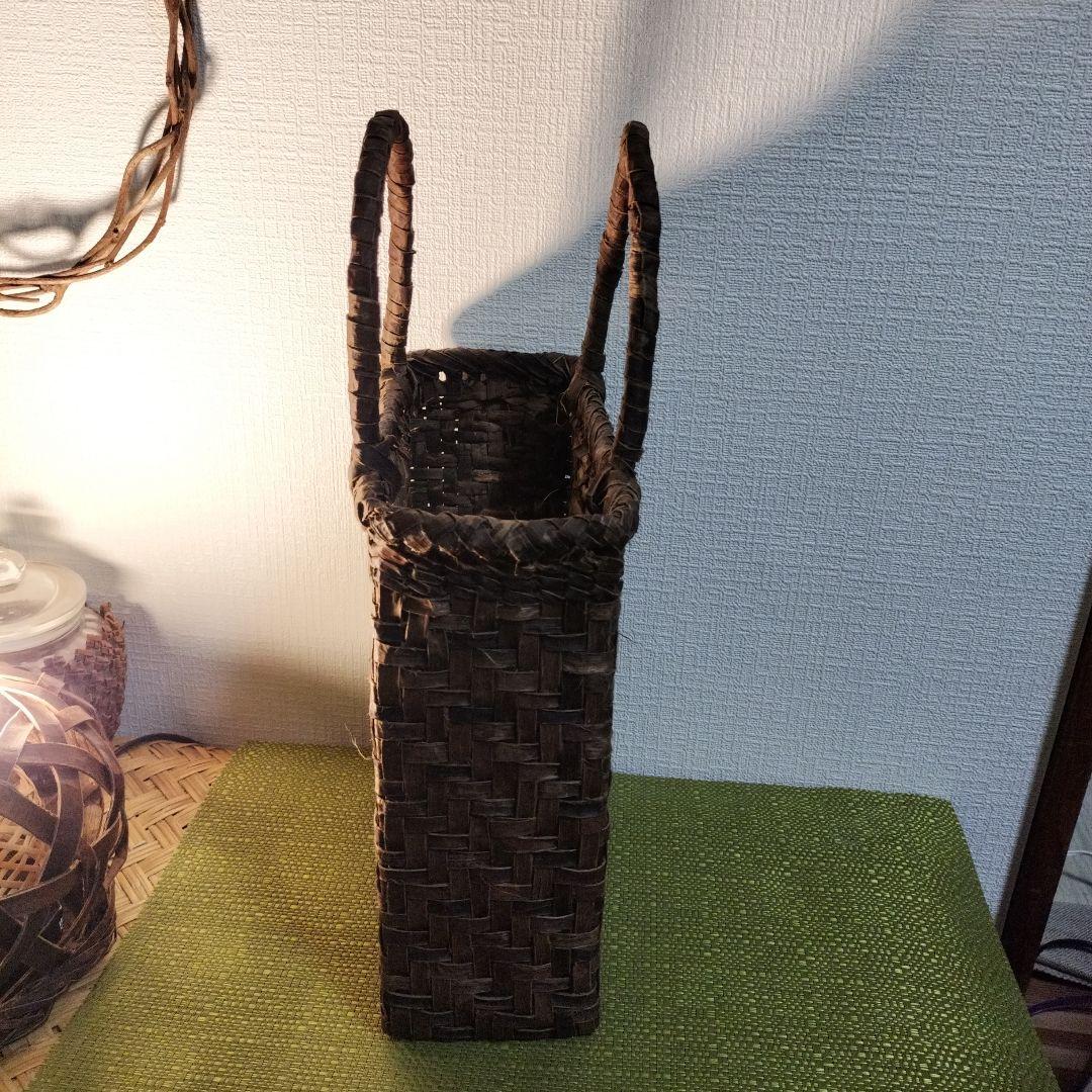 胡桃皮網代編み籠バック