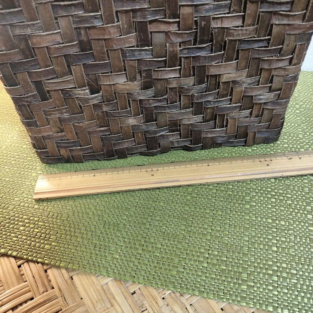 胡桃皮網代編み籠バック