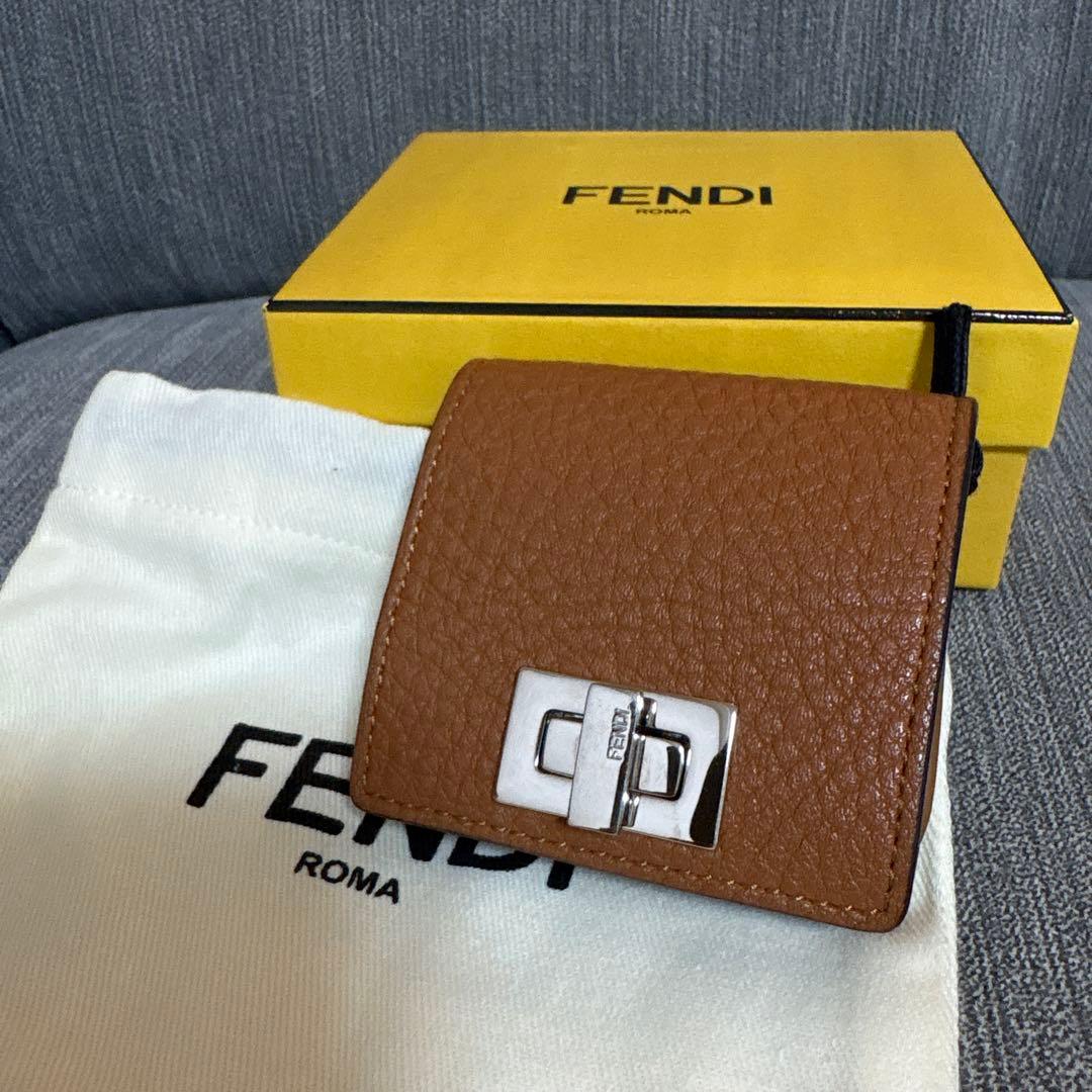 FENDI フェンディ ピーカブー ケース