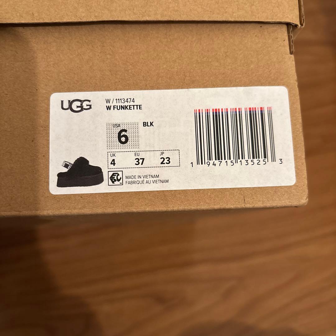 新品UGG Funkette アグ ファンケット黒ブラック厚底サンダル23cm