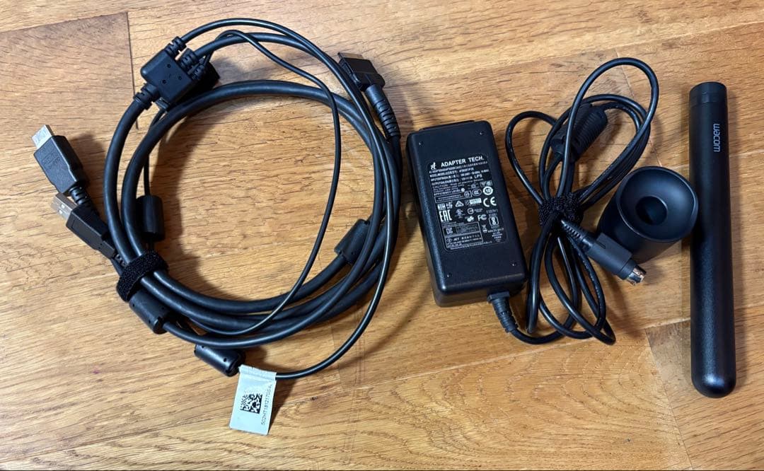 wacom cintiq 16 スタンド付