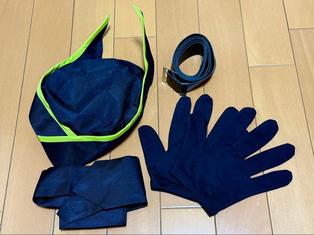 ディアソムニア寮服　コスプレ衣装　Mサイズ　シルバー　セベク