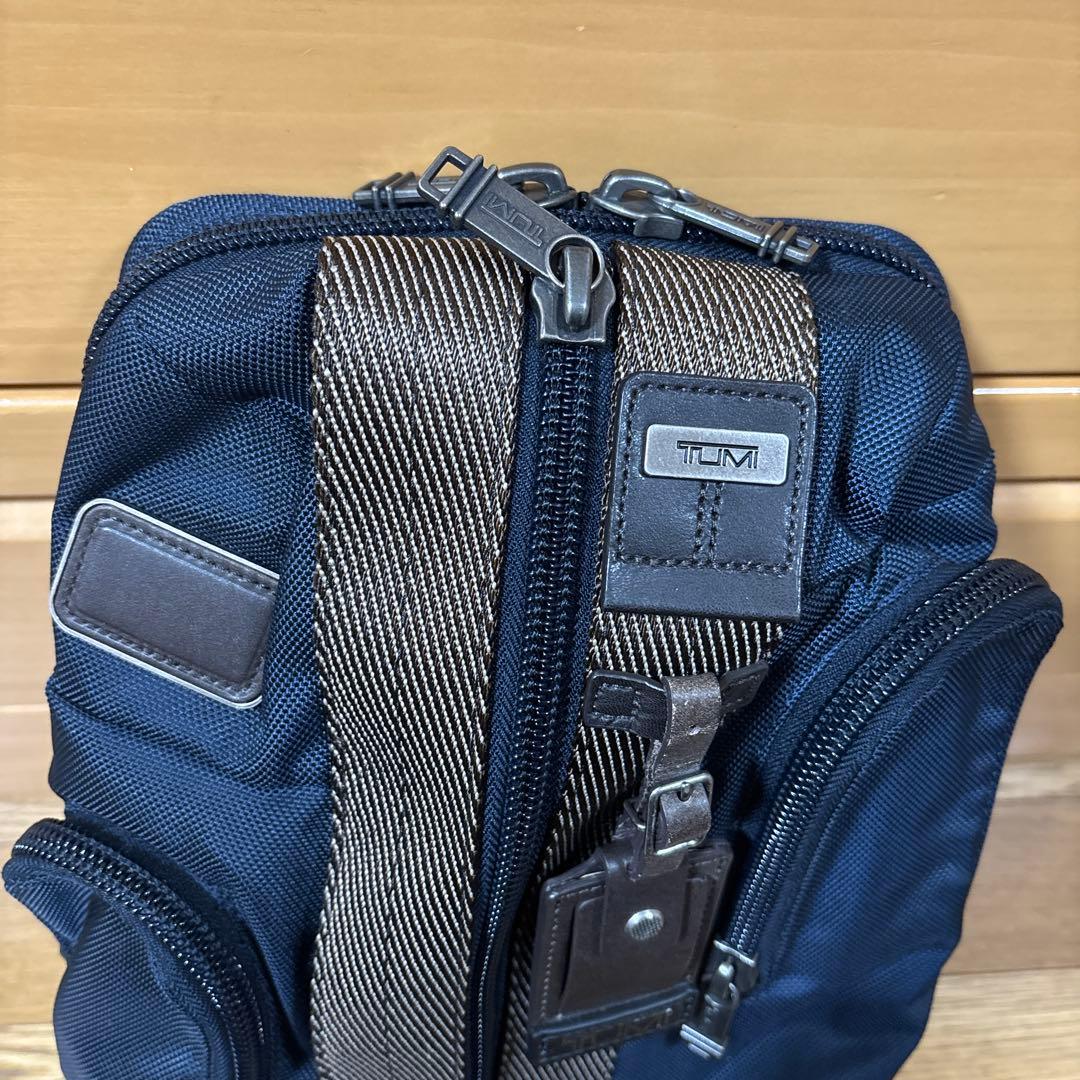 TUMI トゥミ　ショルダーバッグ　ネイビー