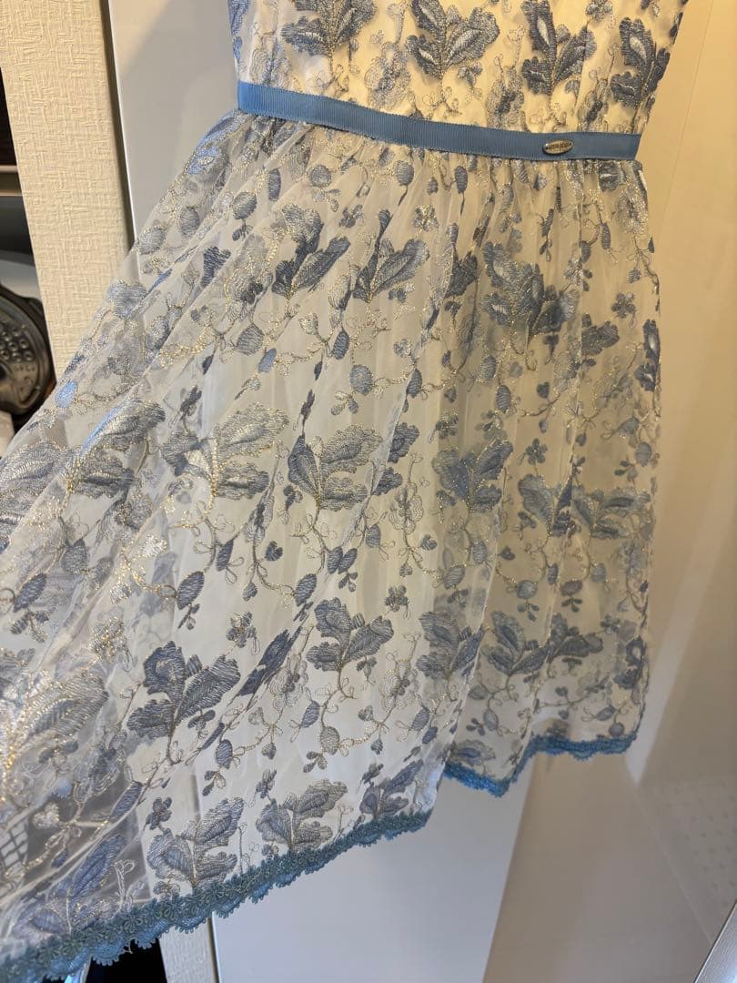 【試着のみ】mezzo piano メゾピアノ　ドレス　ワンピース　刺繍