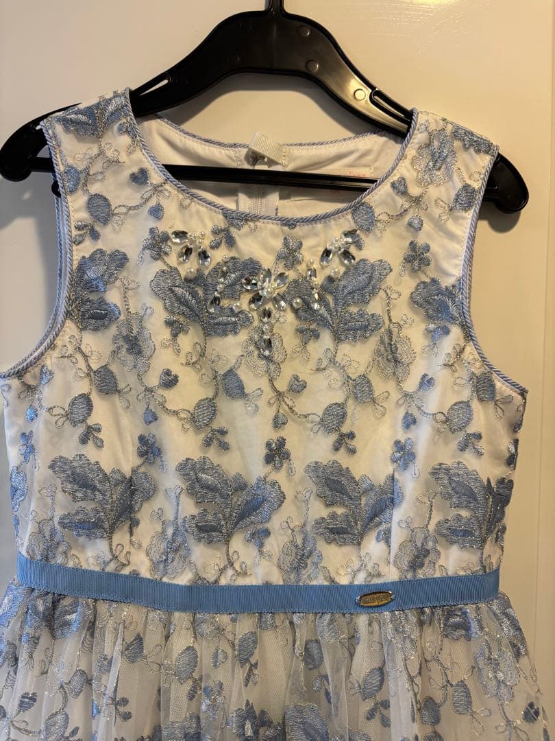 【試着のみ】mezzo piano メゾピアノ　ドレス　ワンピース　刺繍