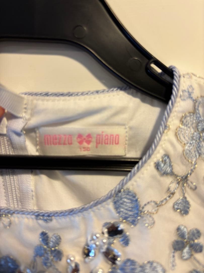 【試着のみ】mezzo piano メゾピアノ　ドレス　ワンピース　刺繍