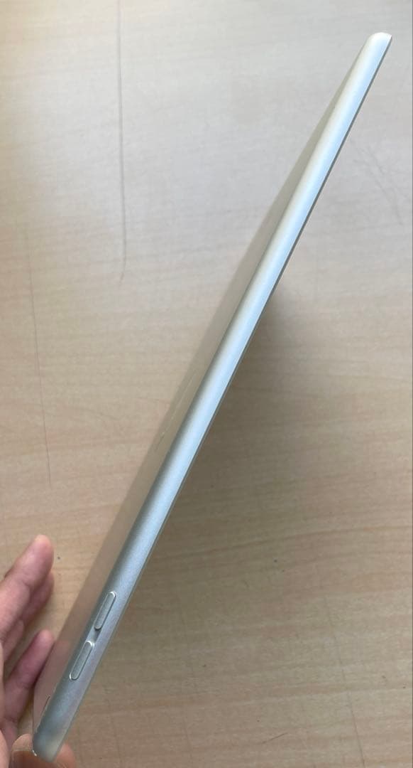 iPad 第7世代　A2197 Wi-Fiモデル　シルバー　32GB 美品