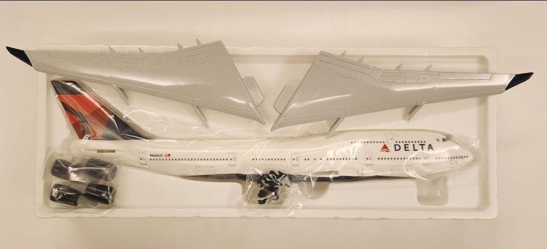 DELTA（デルタ） B747-400 1/200 モデルプレーン