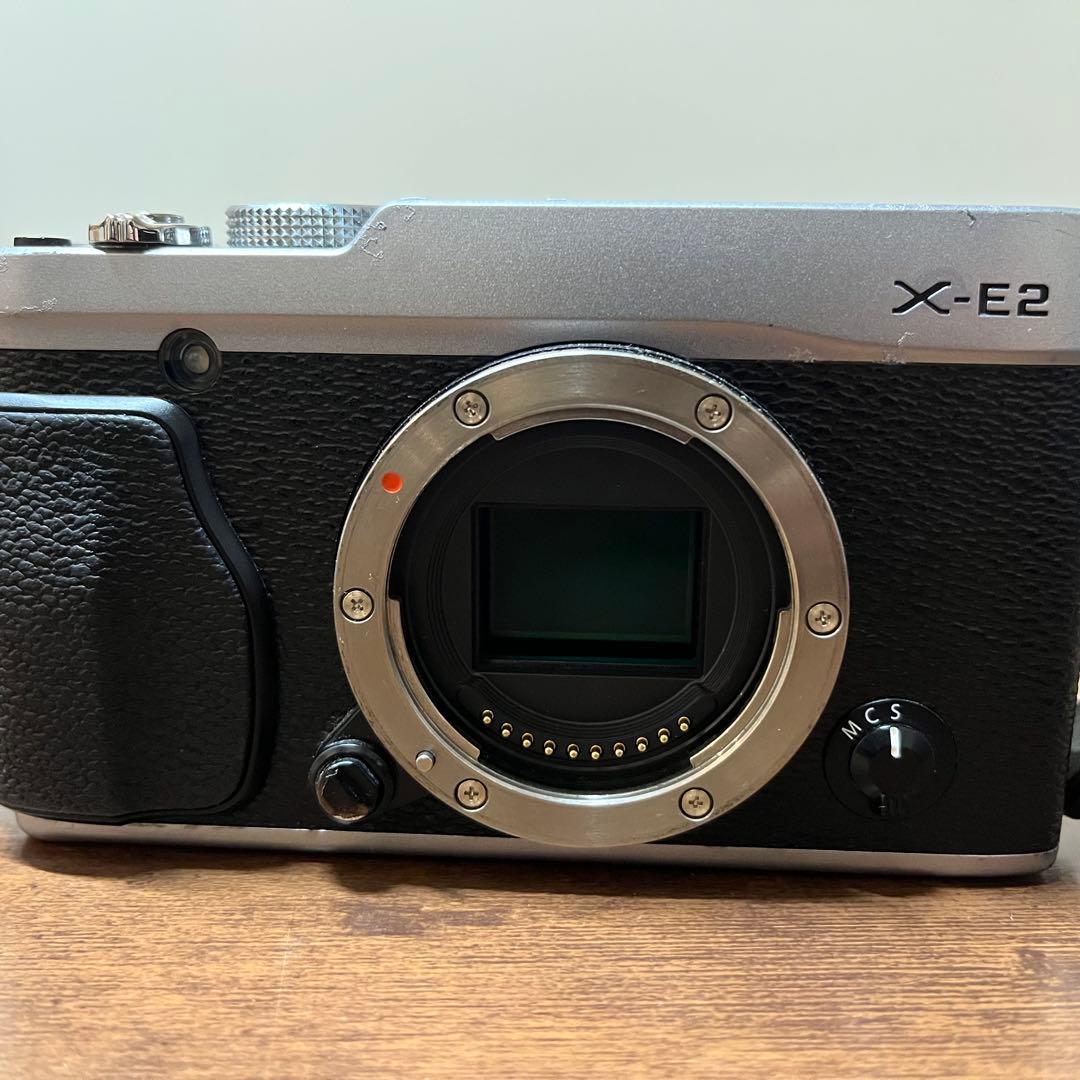 FUJIFILM X-E2 シルバー　レンズ2本付き