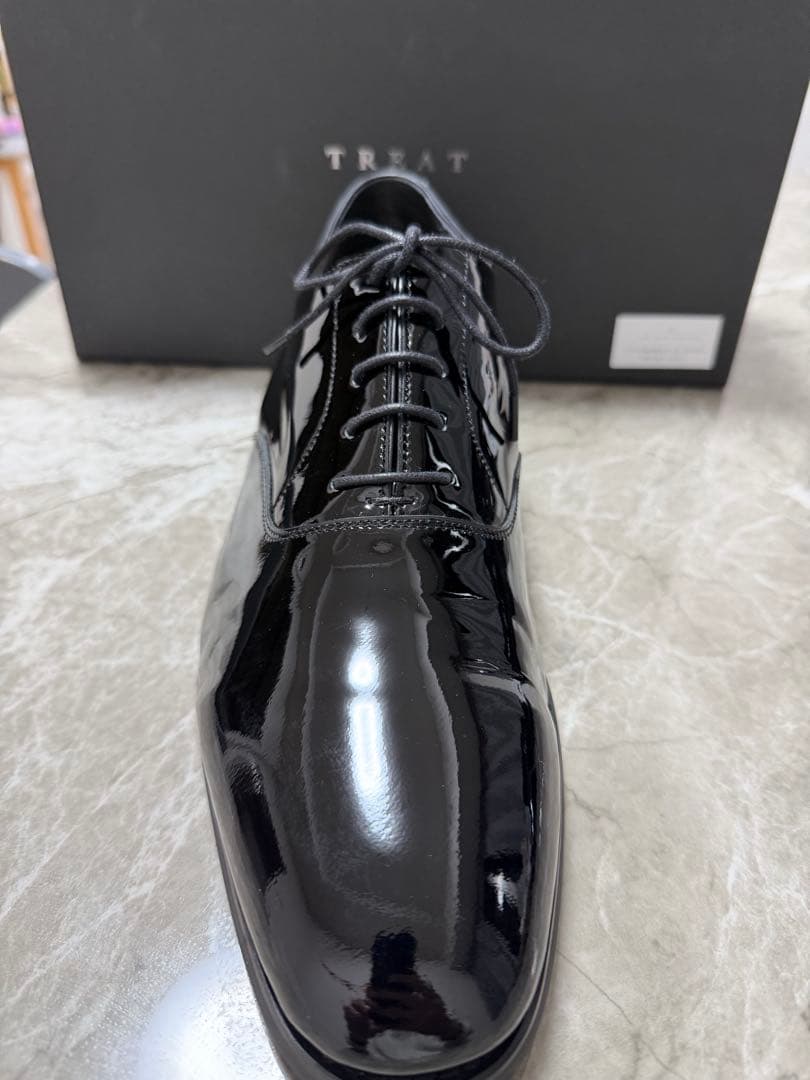 【美品】TREAT ドレスシューズ 黒エナメル ※使用してます