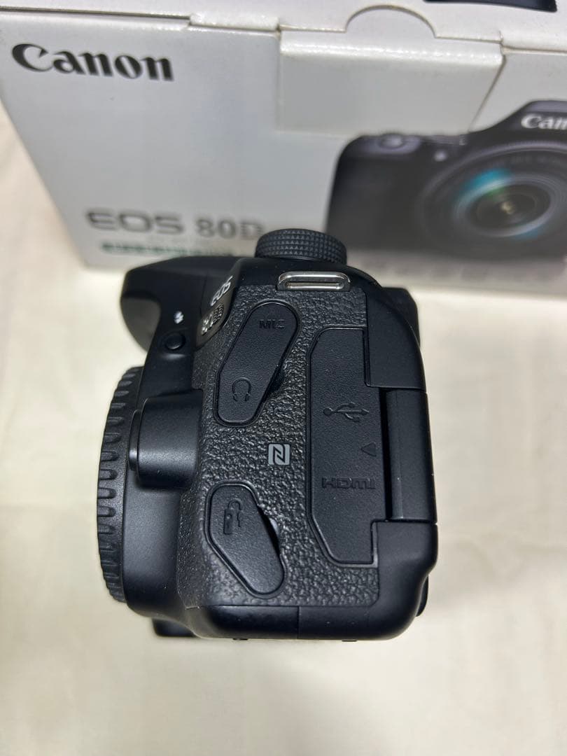 キヤノン EOS 80D EF-S18-135 IS USM 【おまけ付き】