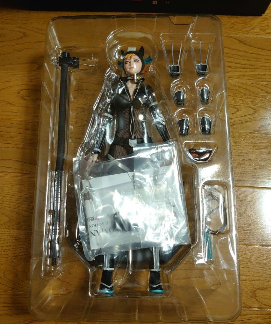 STARACE TOYS キャットウーマン 1/6 ホットトイズ系