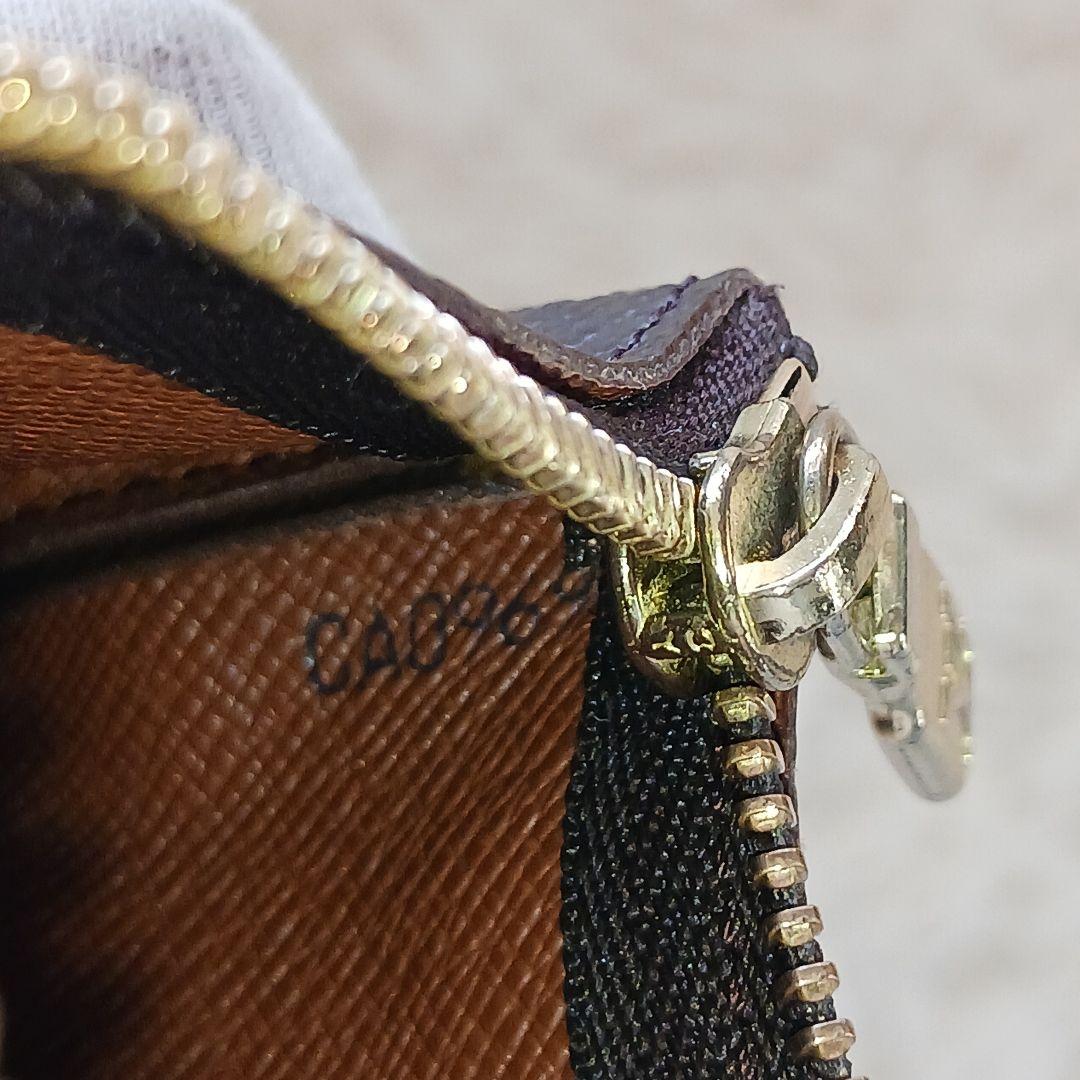 【美品】ルイヴィトン モノグラム ポシェットクレ ケース M62650