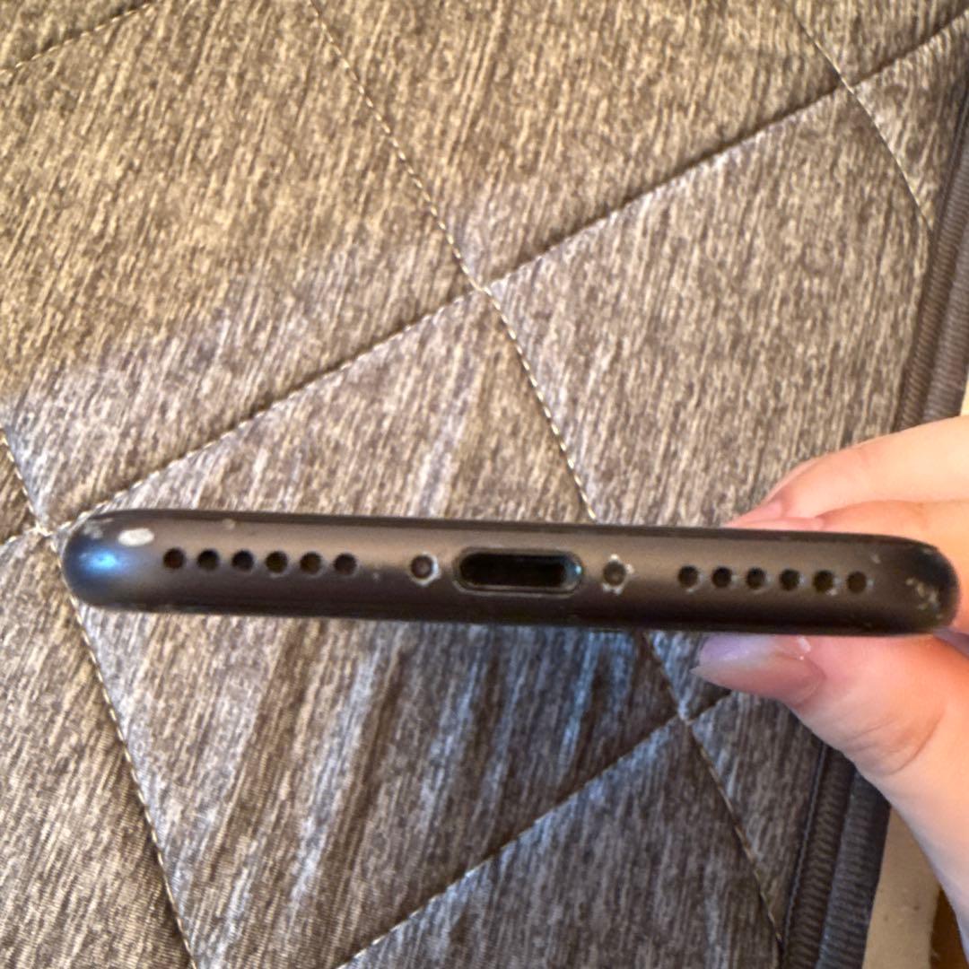 iPhone 8 ブラック