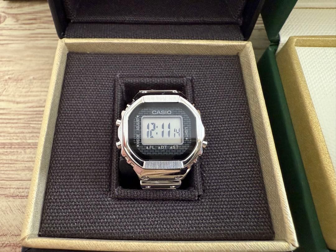 【新品】　金銀リングウォッチ　2本セット　CASIO