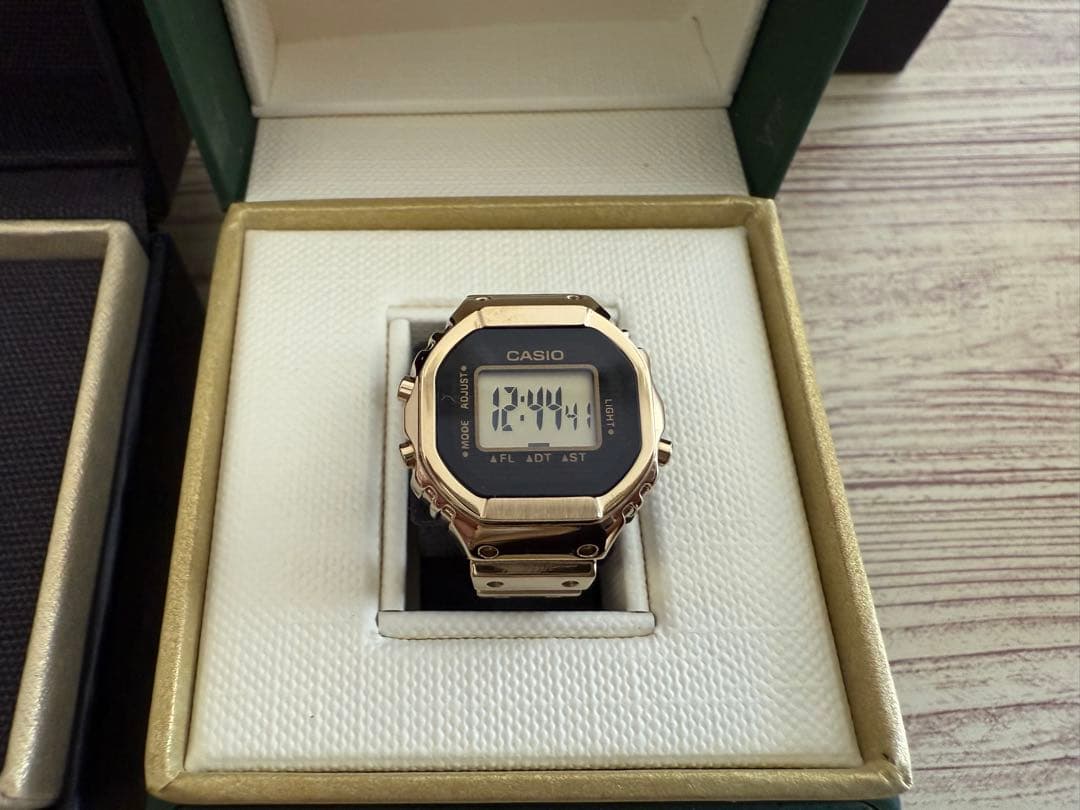 【新品】　金銀リングウォッチ　2本セット　CASIO