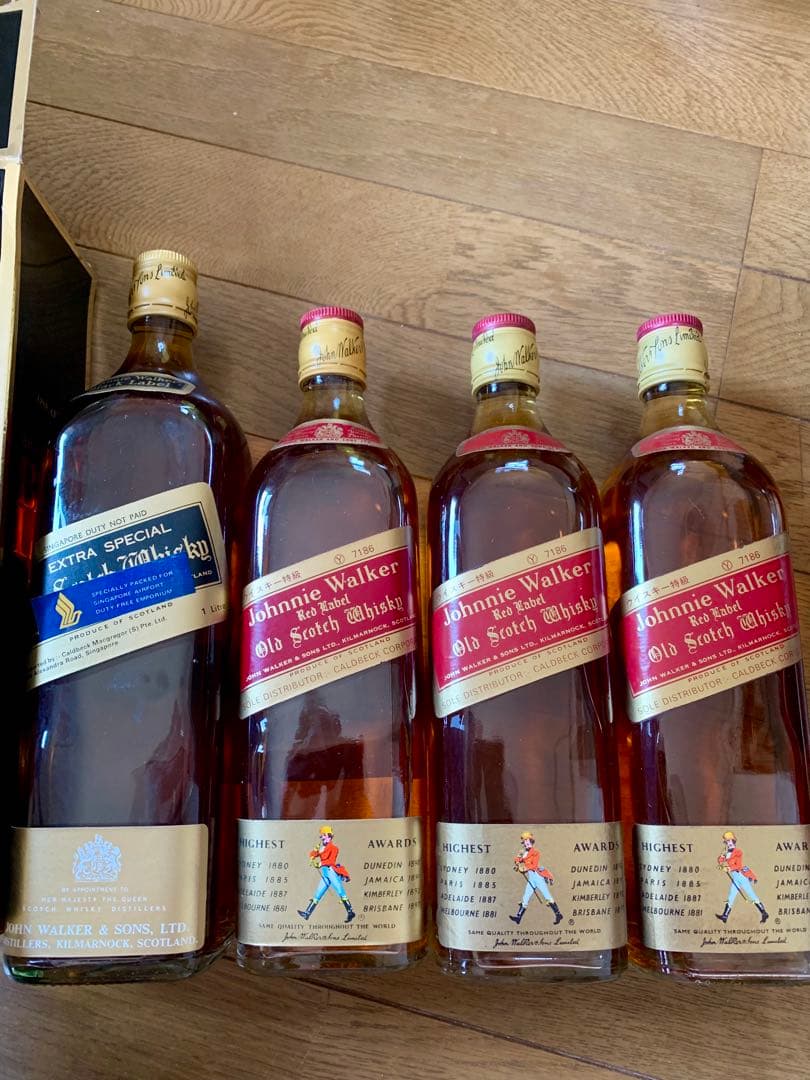 Johnnie Walker Black Label 4本セット