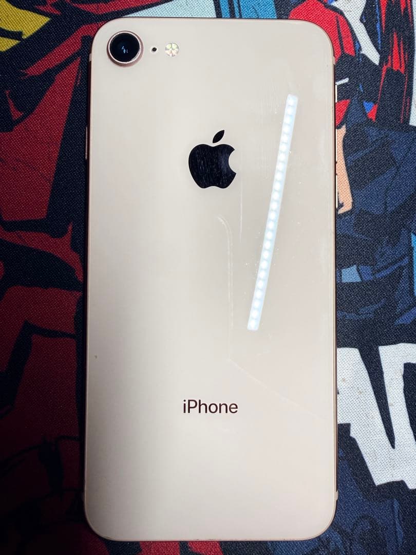 iPhone 8 ゴールド 64GB simロックなし 電池　100%