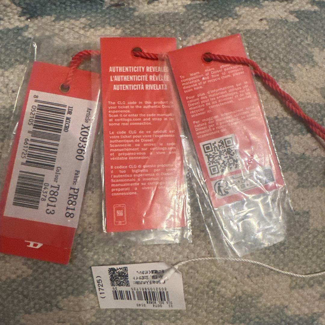 期間限定値下げ！11000→8500DIESEL✩カウレザーマイクロウォレット