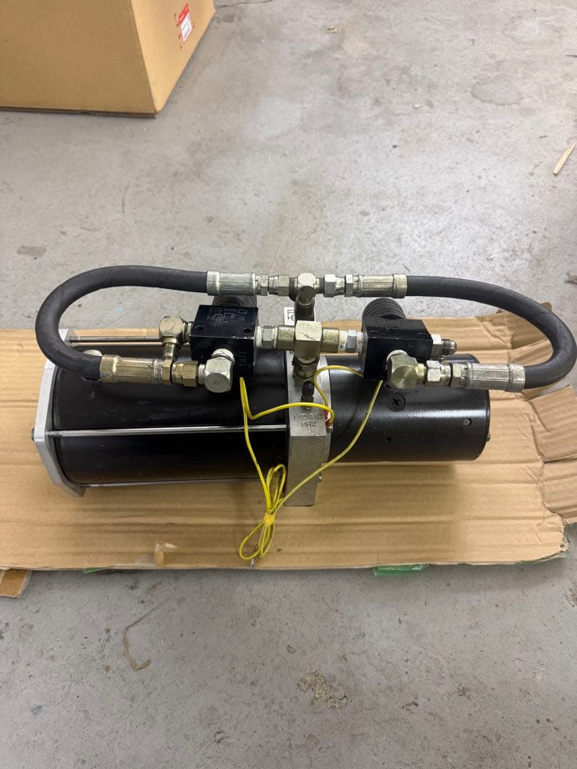 や*屋様 ハイドロポンプ　ローライダー インパラ　キャデラック　タウンカー