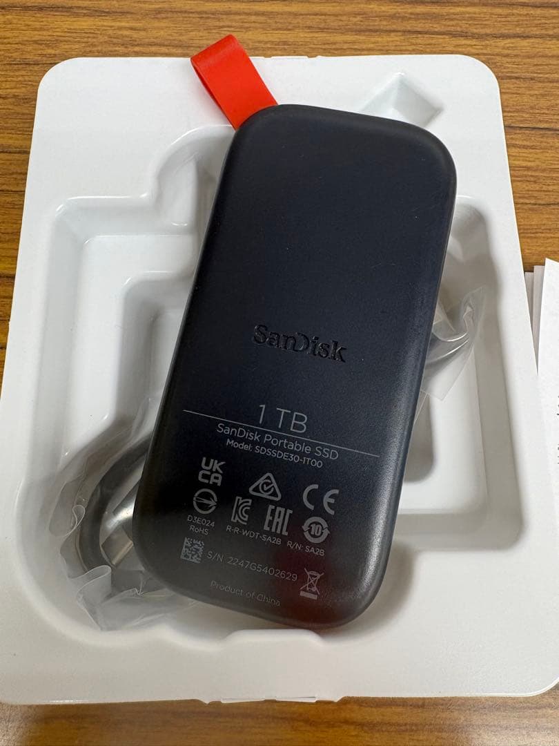 外付けハードディスク・ドライブ SanDisk portable SSD 1TB