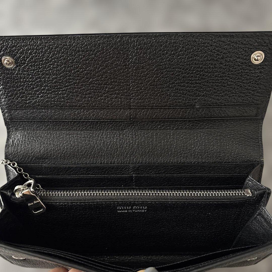 miu miu ミュウミュウ長財布ブラック マドラスレザー ロゴ パスケース付き