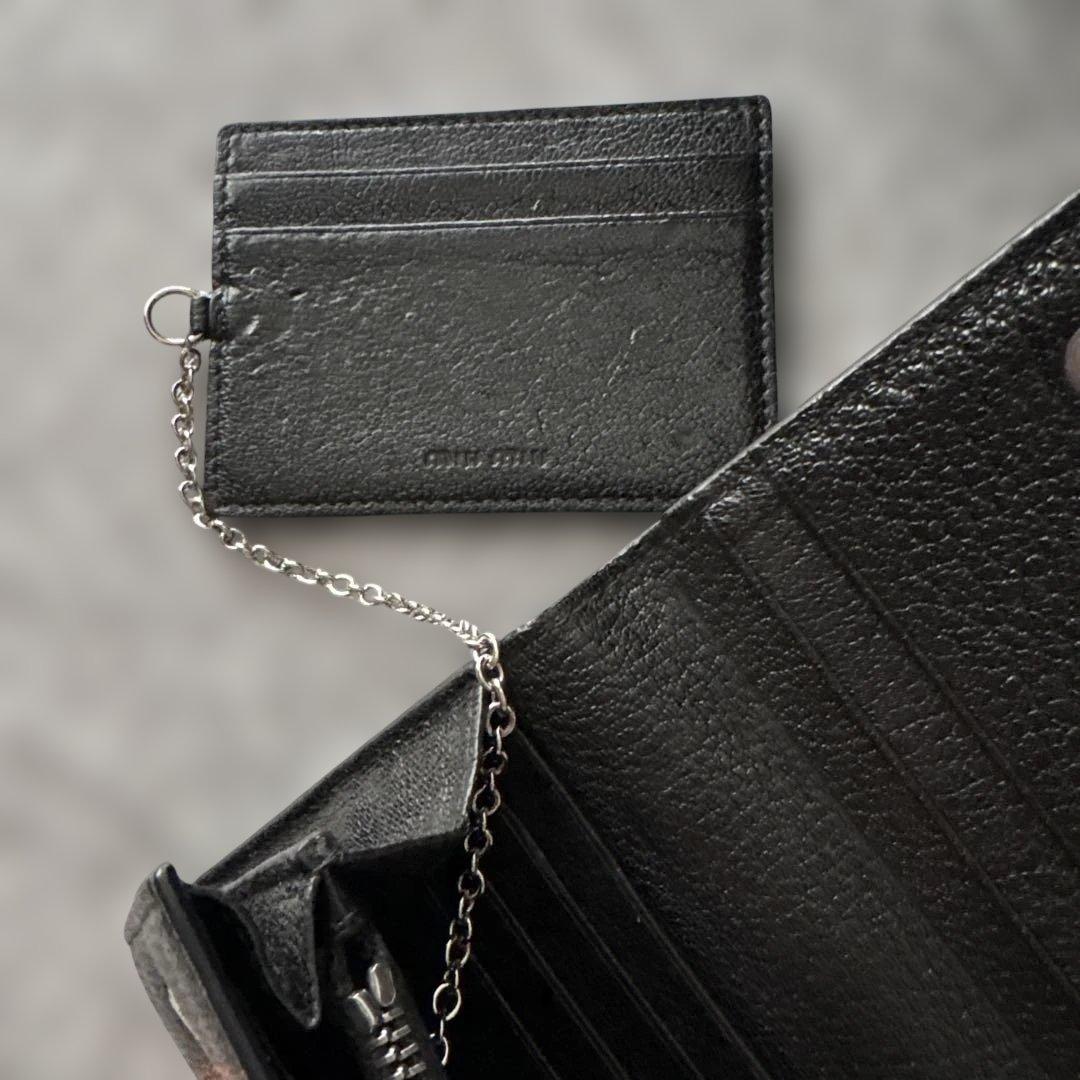 miu miu ミュウミュウ長財布ブラック マドラスレザー ロゴ パスケース付き