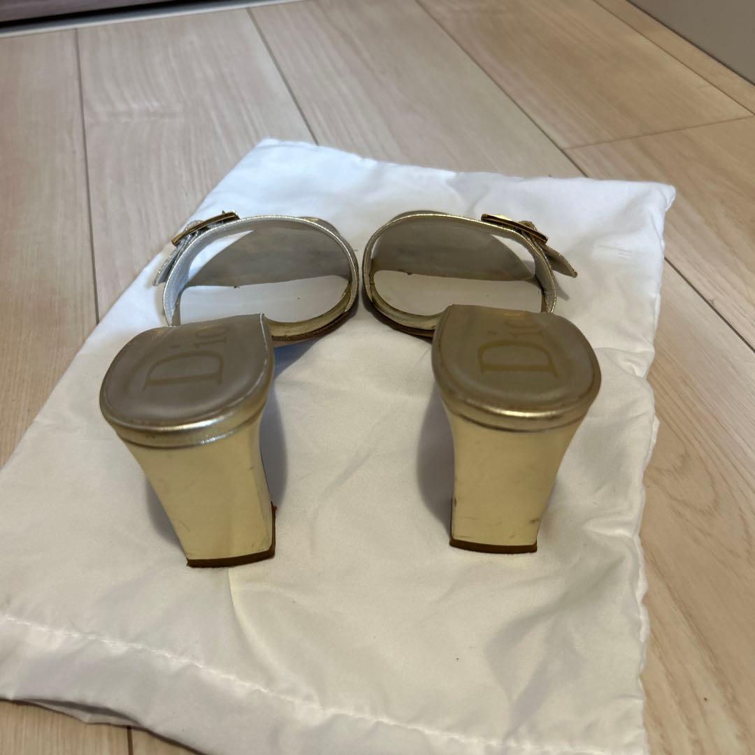 Dior ゴールド ミュールサンダル