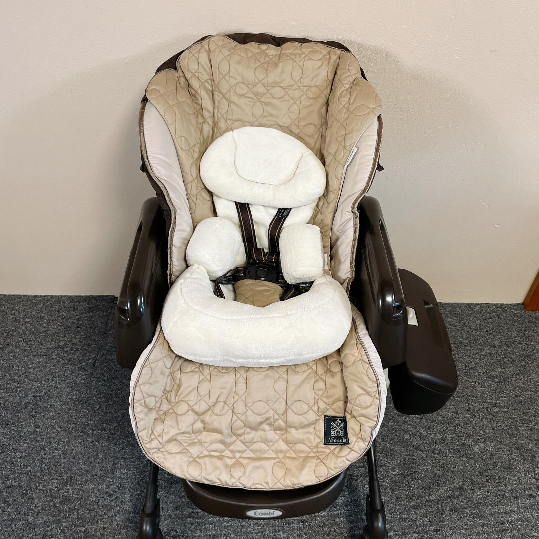 美品 Combi ネムリラAT オートスウィング