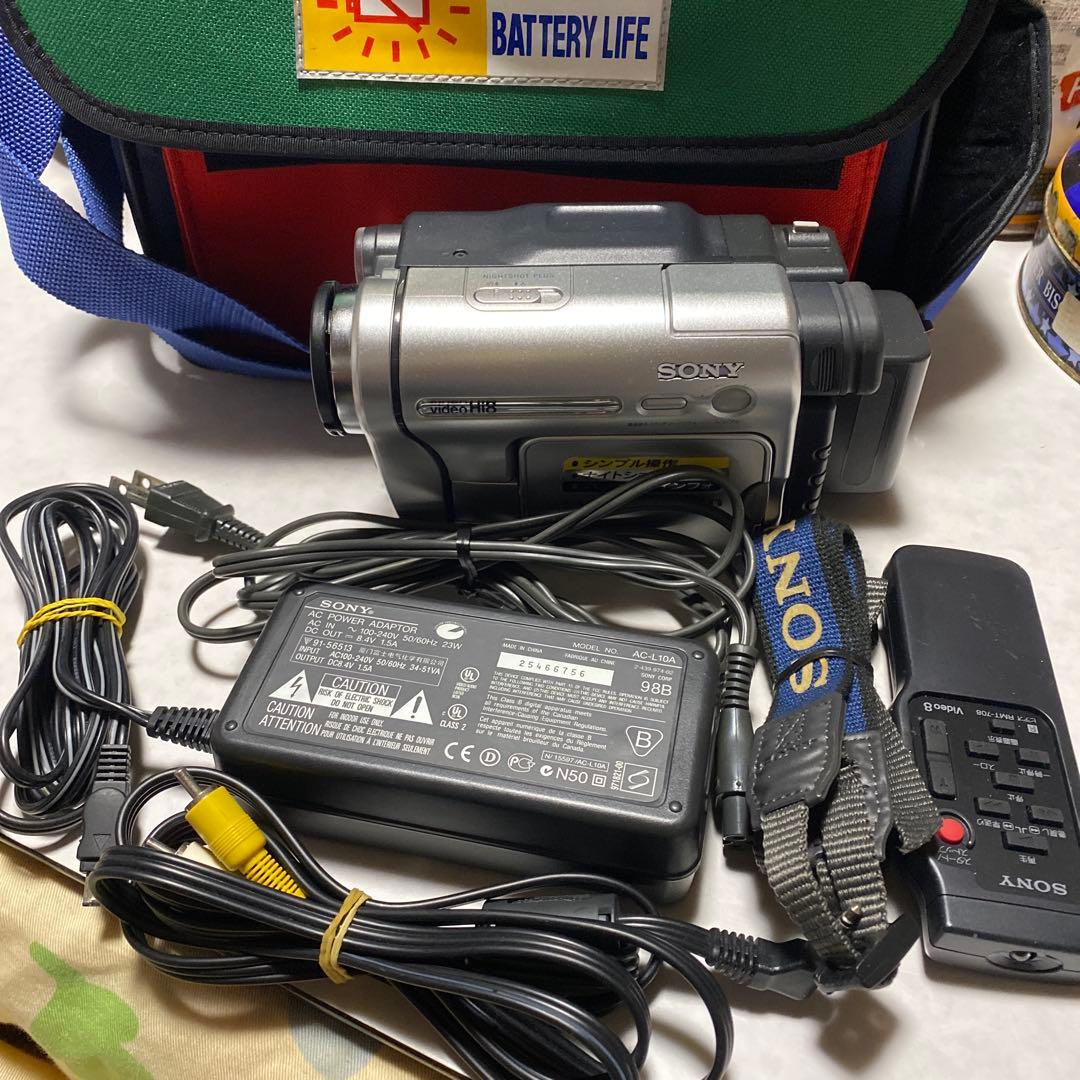 SONY VideoHi8Handycam CCD-TRV126 ①