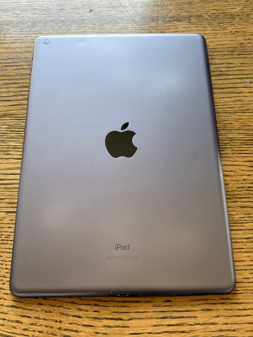 Apple iPad 8世代Wi-Fi 32GB 本体、スマートカバー付き
