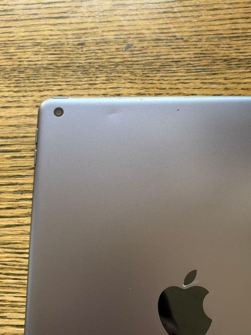 Apple iPad 8世代Wi-Fi 32GB 本体、スマートカバー付き