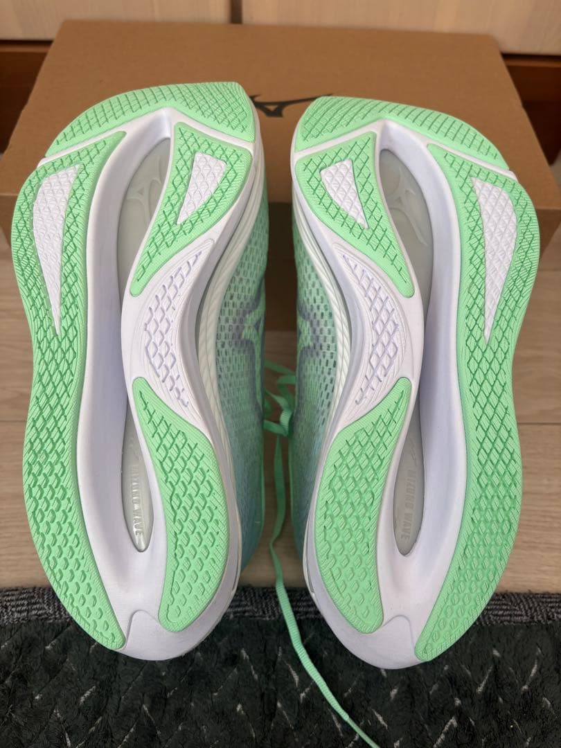 【新品タグ付き】ミズノ　ウェーブリベリオンフラッシュ2 27cm