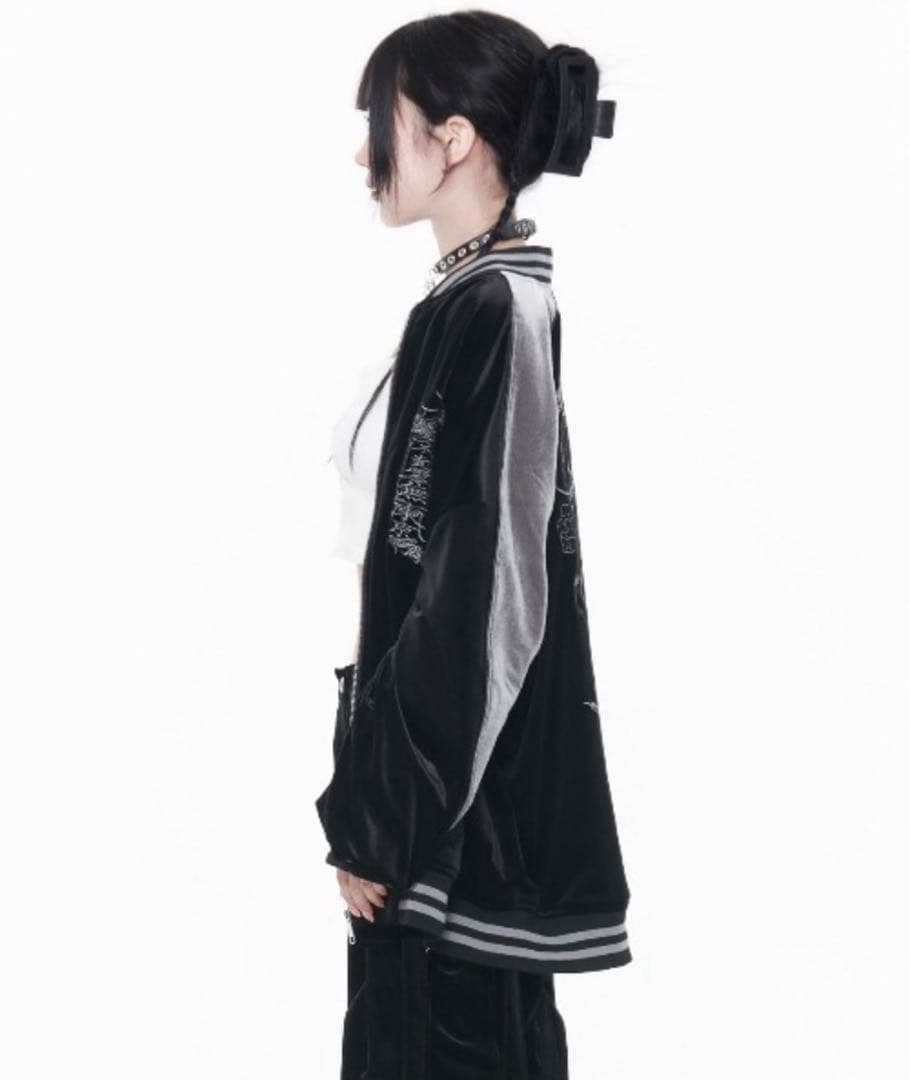 『REFLEM/レムレム』 ドラゴン刺繍ベロアスカジャン