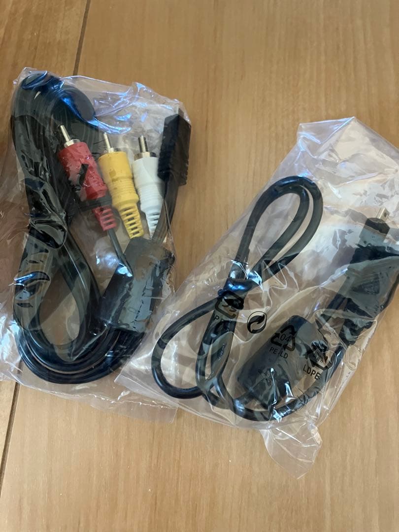 Nikon AF-S NIKKOR 55-200mm レンズ　ケーブル