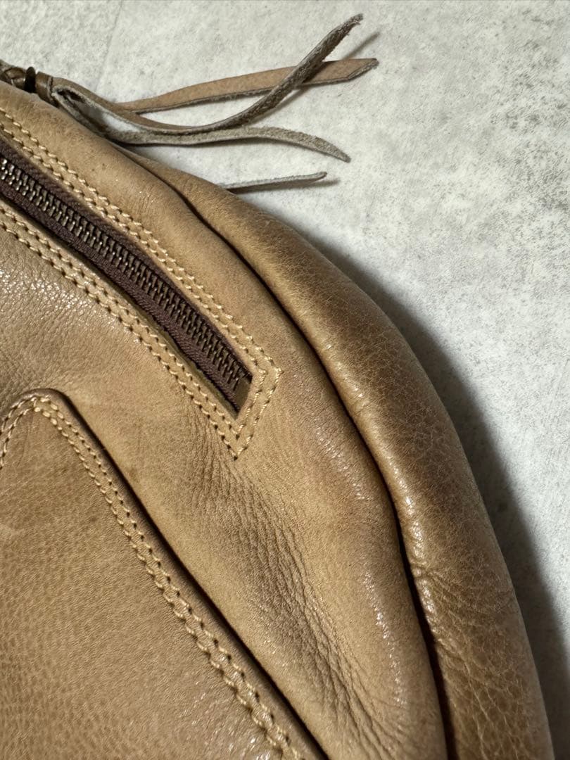 KETO ストマックショルダーバッグ ボディバッグ ベージュ