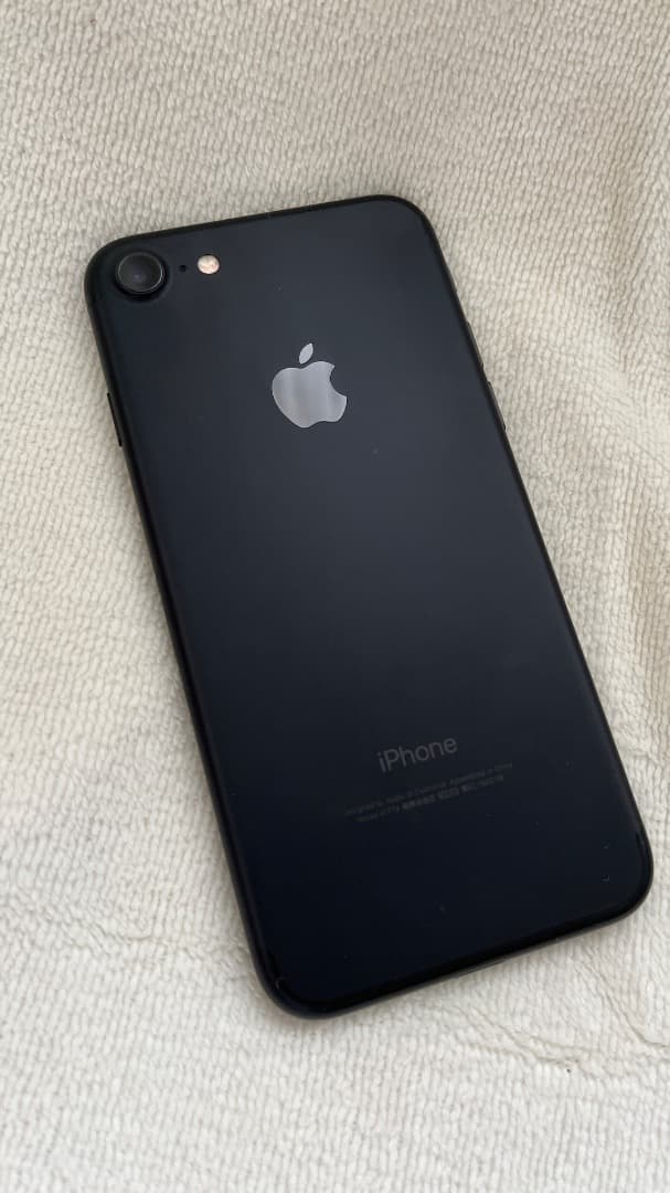 【中古】 iPhone7 32GB ブラック SIMフリー 本体 【送料無料】