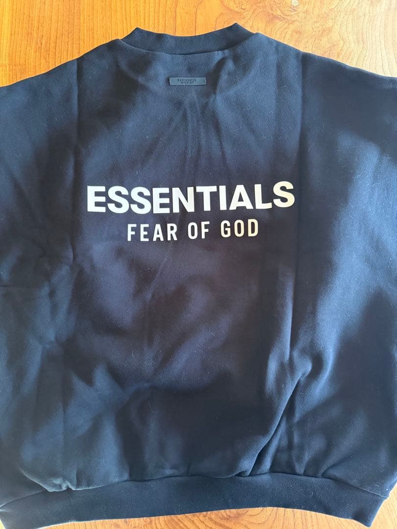 新品未使用ESSENTIALS FEAR OF GOD ブラック　トレーナー