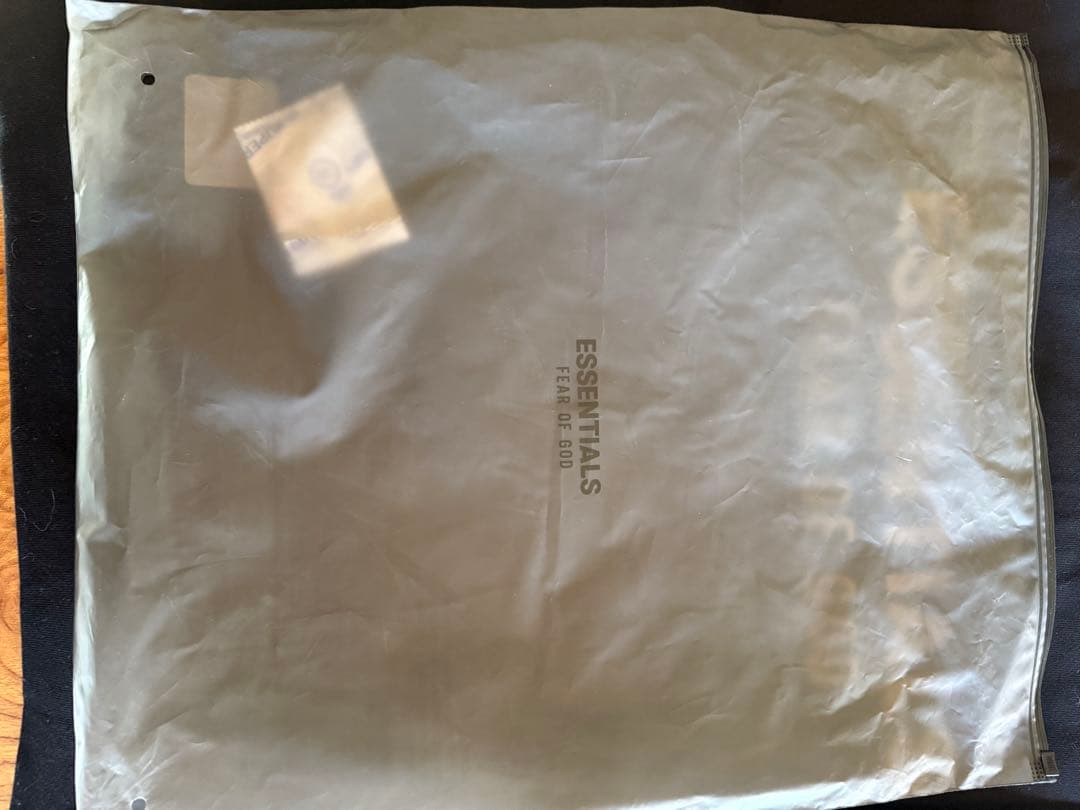 新品未使用ESSENTIALS FEAR OF GOD ブラック　トレーナー