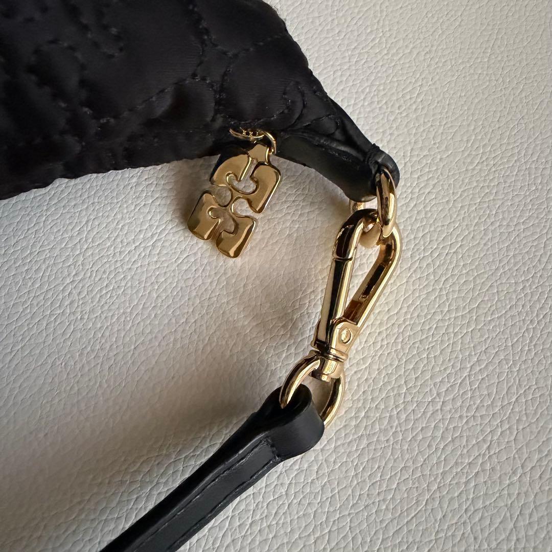 ◯ 【ガニー】キルティングショルダーバッグ 黒 軽量 ワンハンド サテン